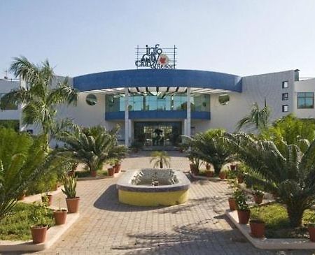 Infocity Club And Resort Γκαντχιναγκάρ Εξωτερικό φωτογραφία